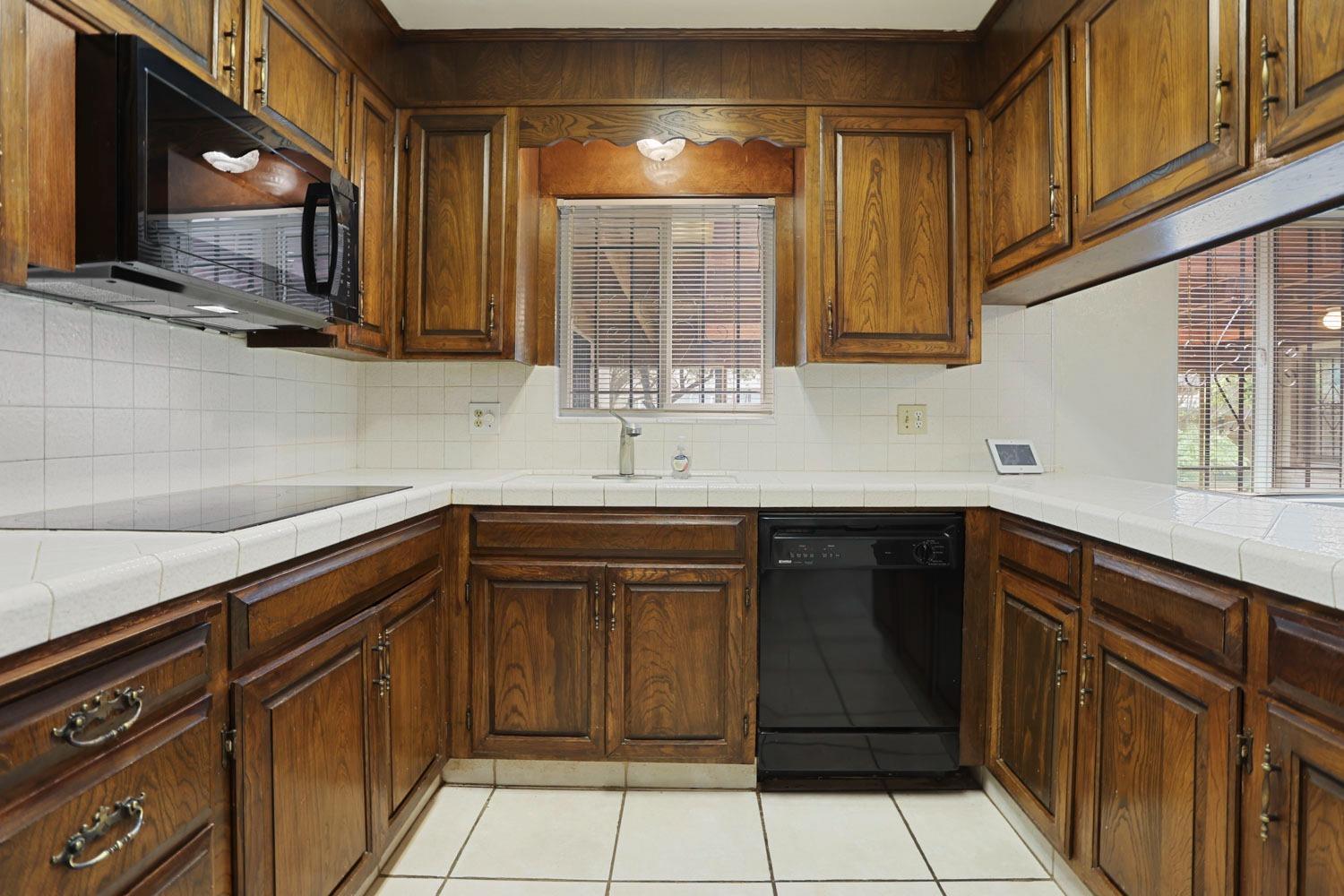 110 W Monterey Avenue