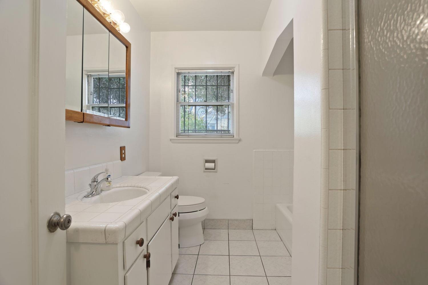 110 W Monterey Avenue