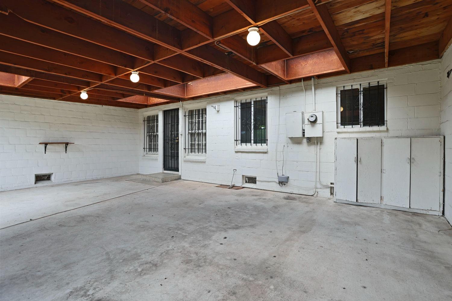 110 W Monterey Avenue