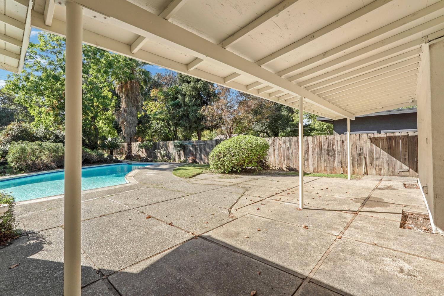 2306 W Swain Road