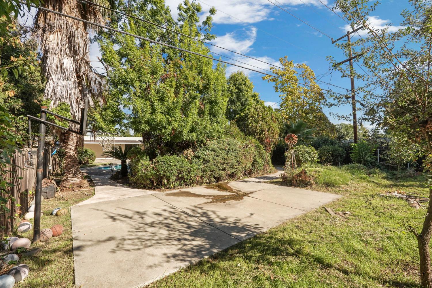 2306 W Swain Road