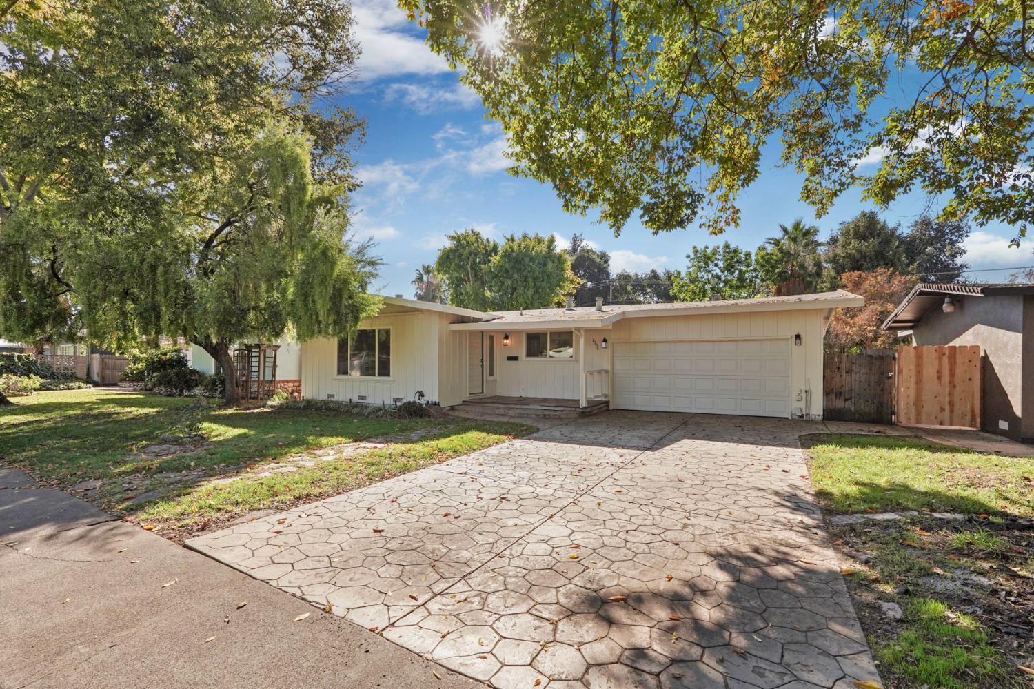 2306 W Swain Road