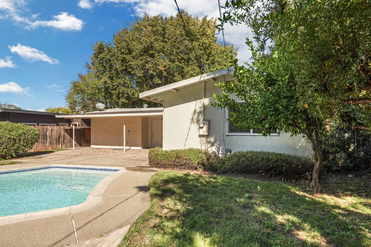 2306 W Swain Road