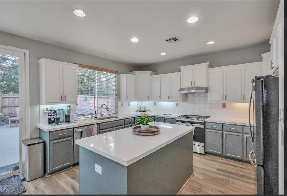 10647 spring creek Place