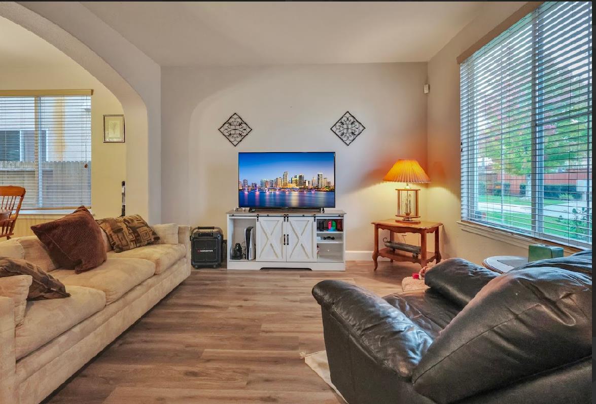 10647 spring creek Place