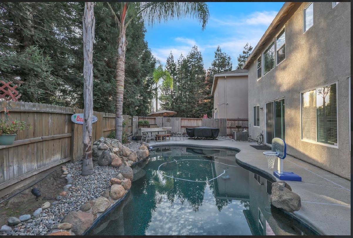 10647 spring creek Place