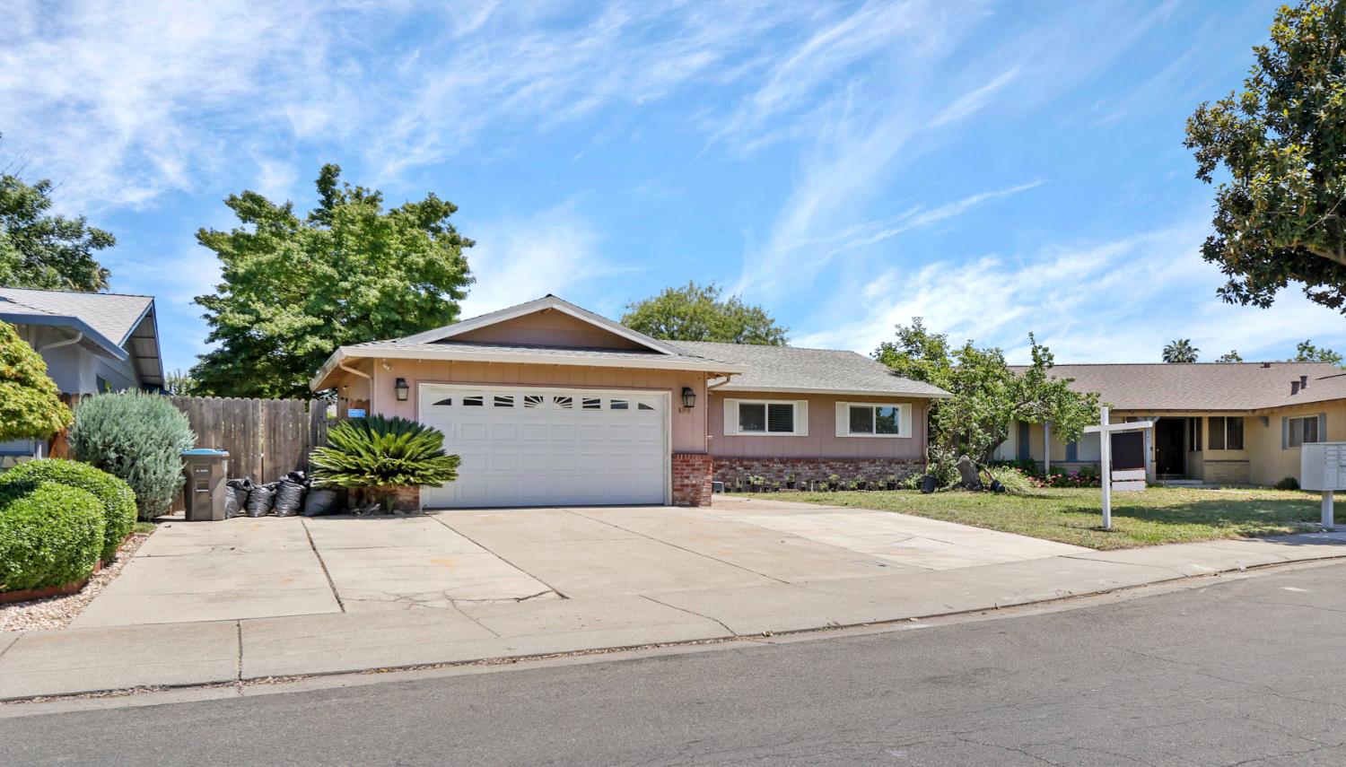 8348 Edgefield Way