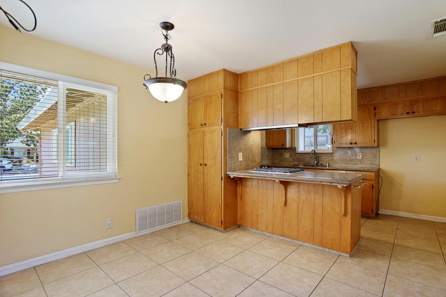 8348 Edgefield Way