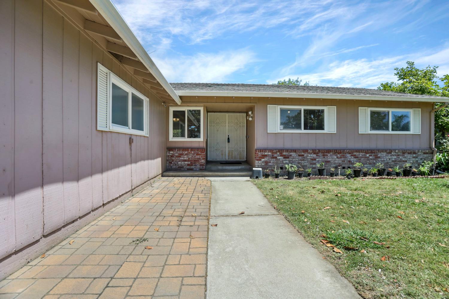 8348 Edgefield Way