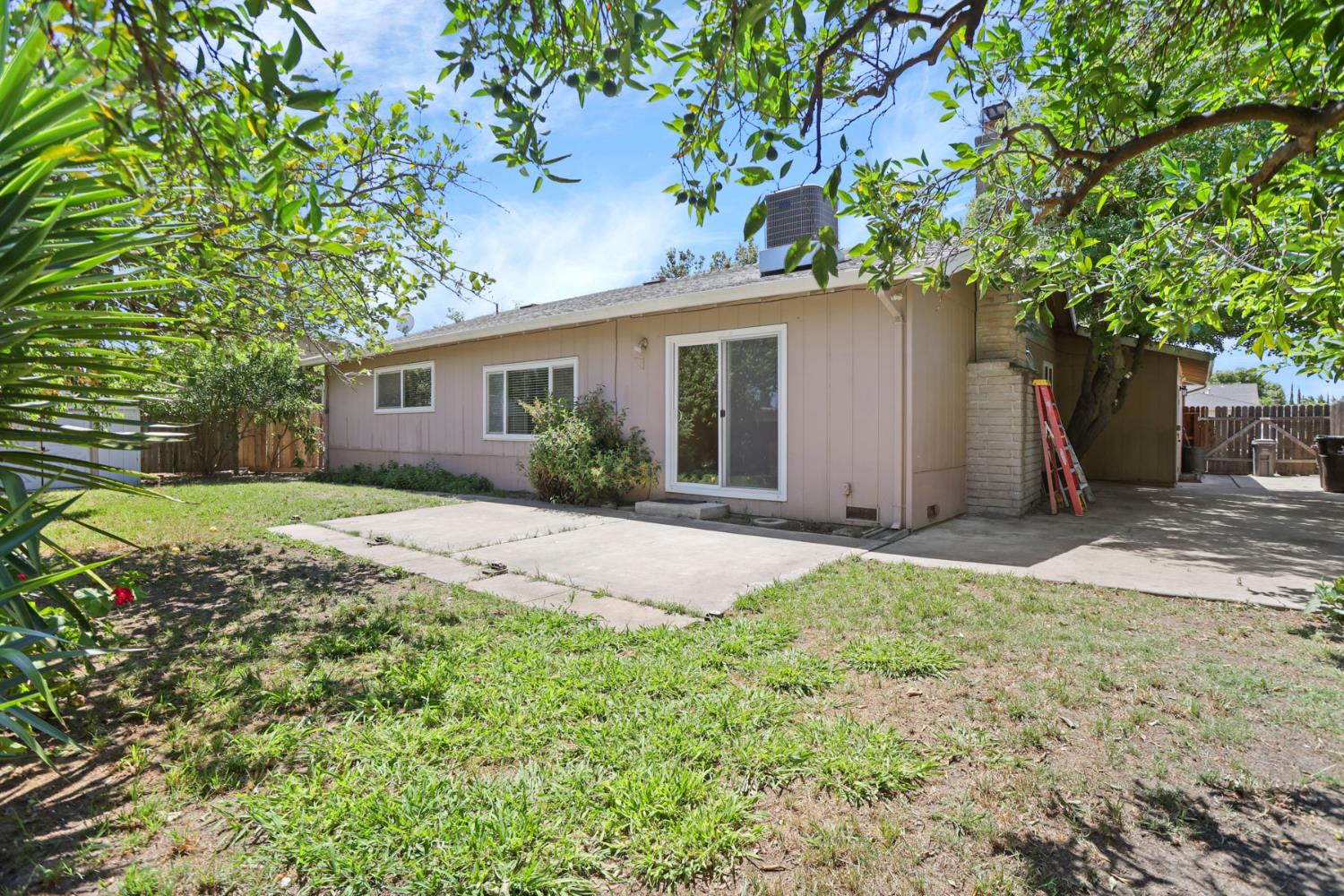 8348 Edgefield Way