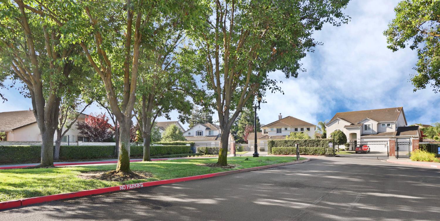 4054 Pine Lake Circle