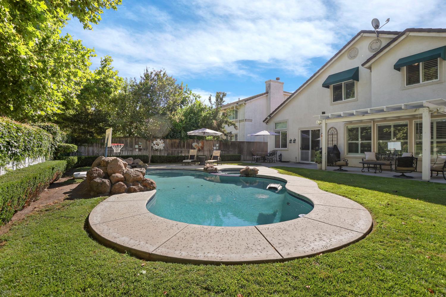 4054 Pine Lake Circle