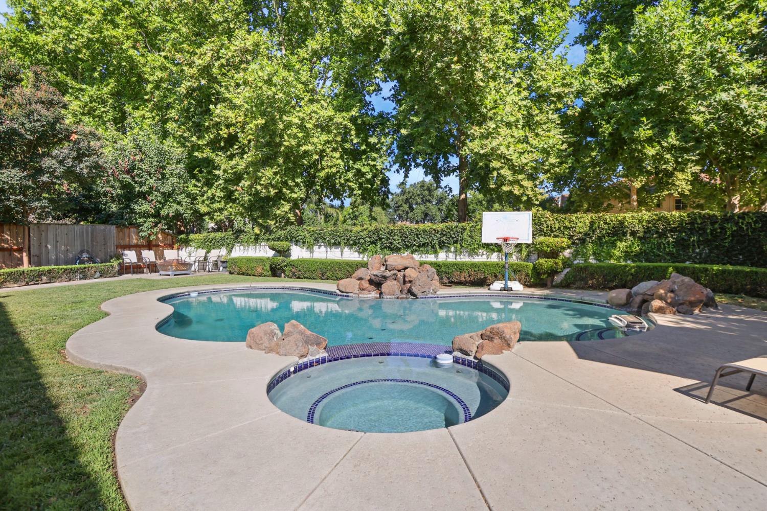 4054 Pine Lake Circle