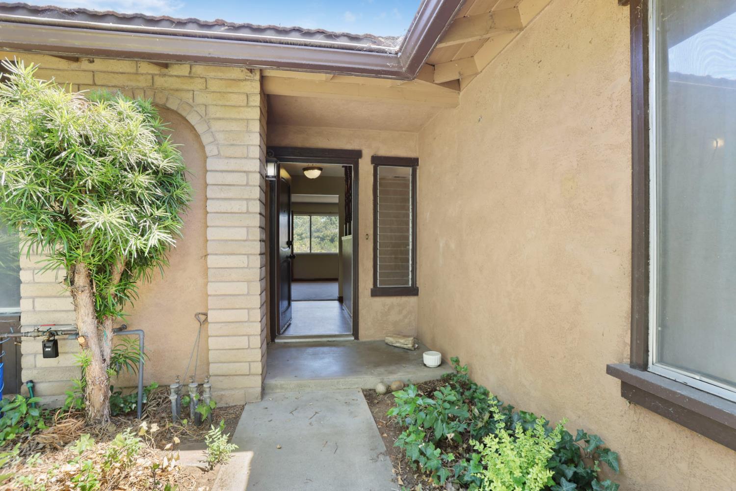 5832 Keyntel Street