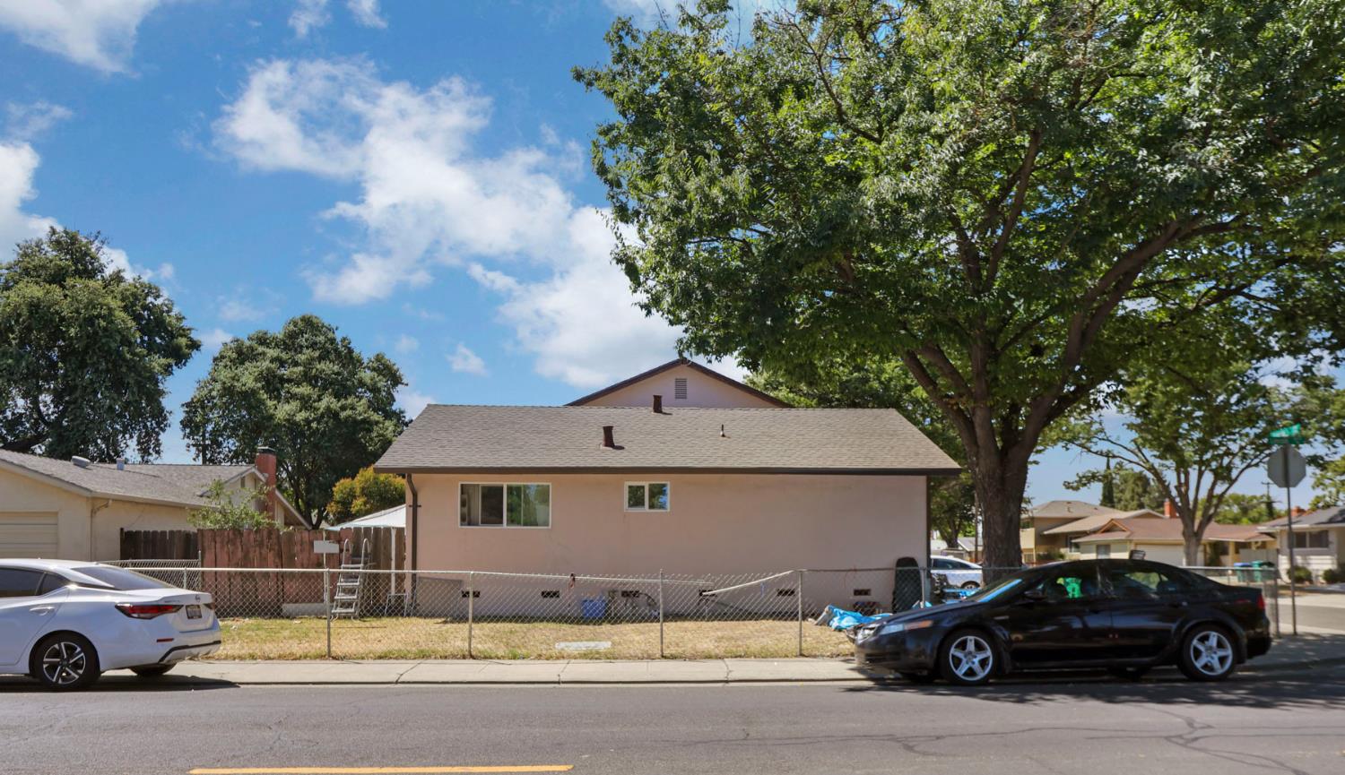 204 Leslie Avenue