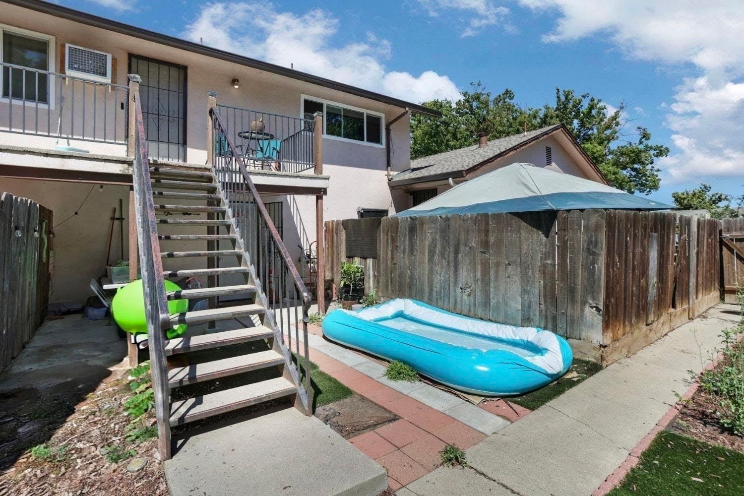 204 Leslie Avenue