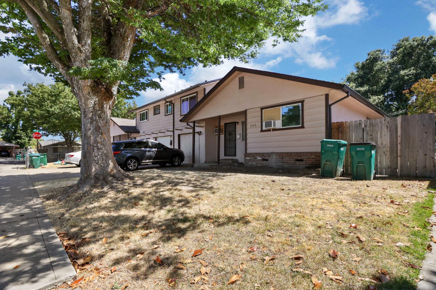 204 Leslie Avenue
