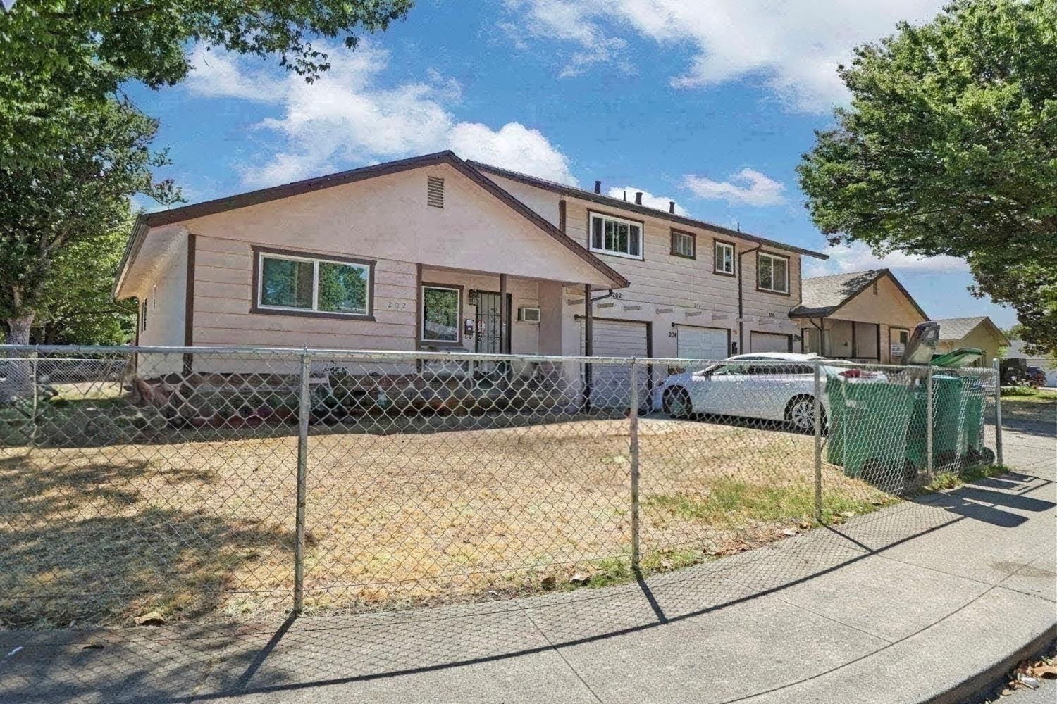 204 Leslie Avenue