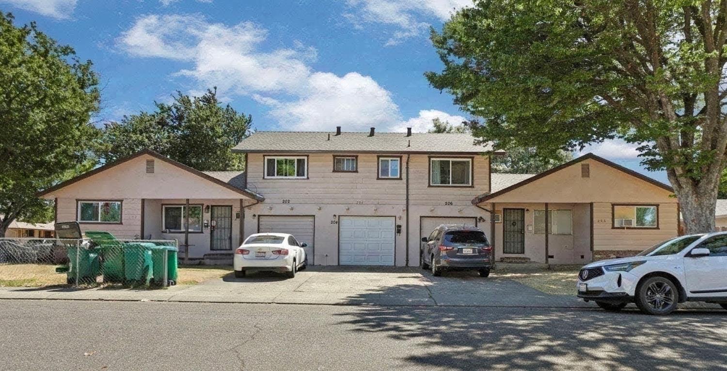 204 Leslie Avenue