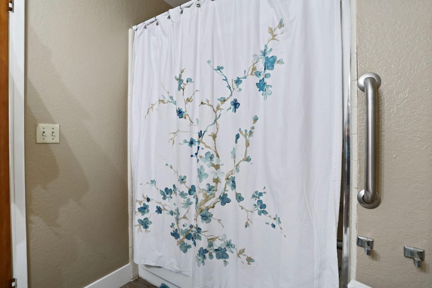 2300 Senimi Circle