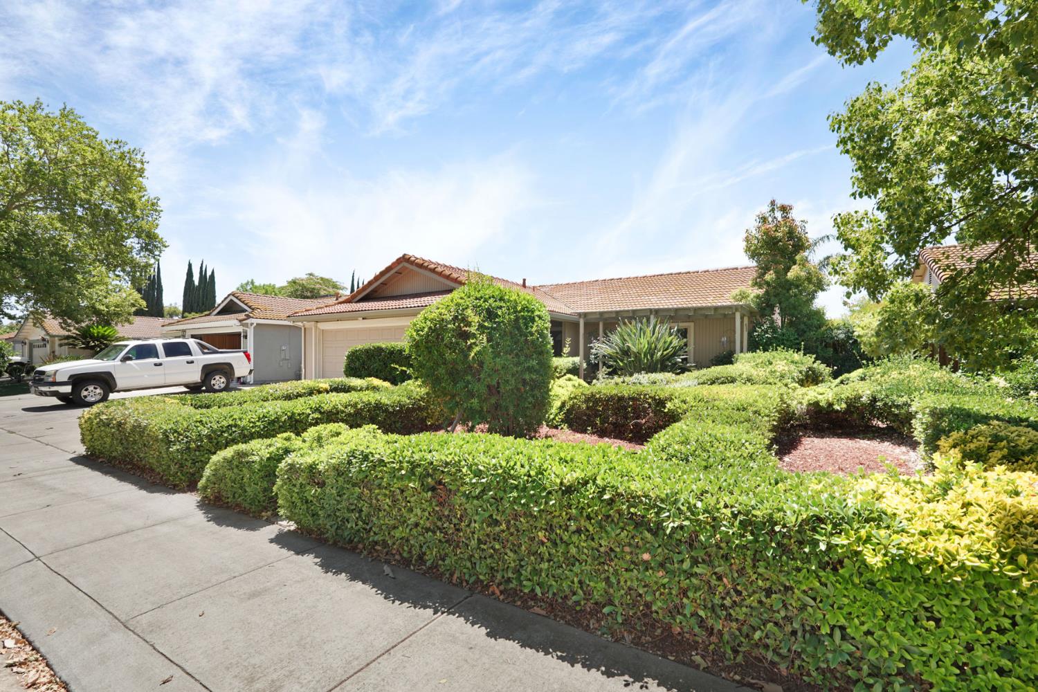 530 Mahogany Lane