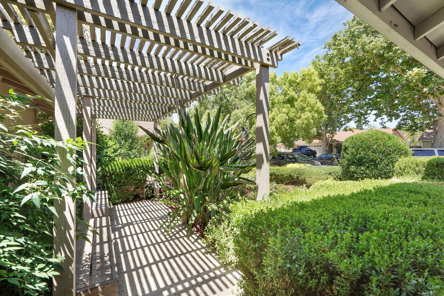 530 Mahogany Lane