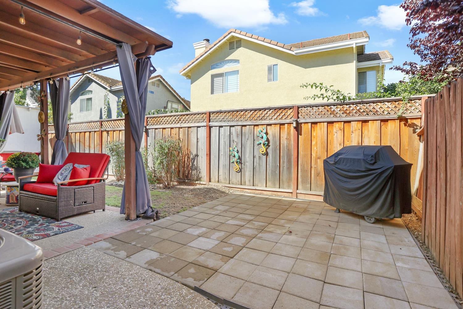 1549 Woodland Court