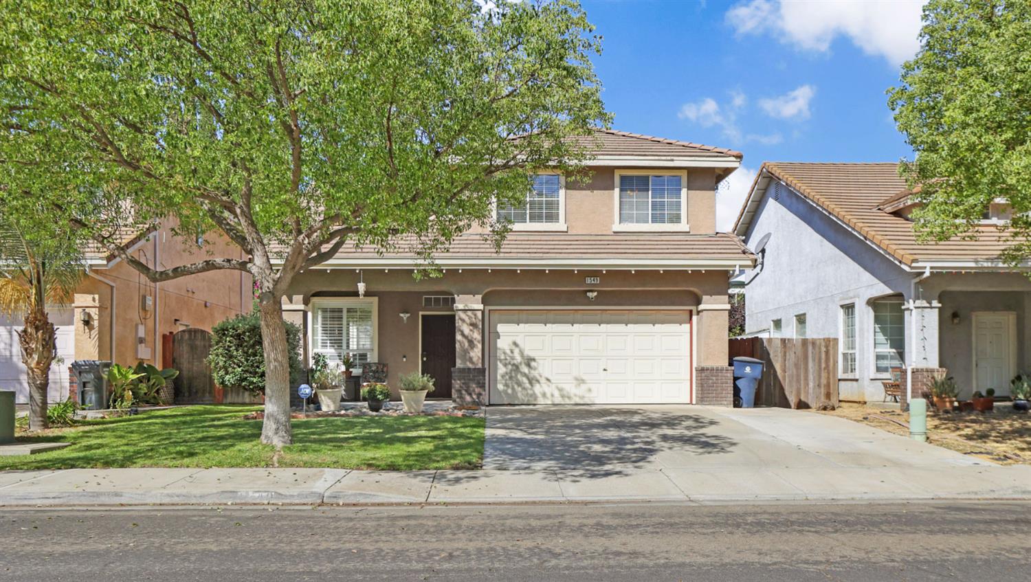 1549 Woodland Court