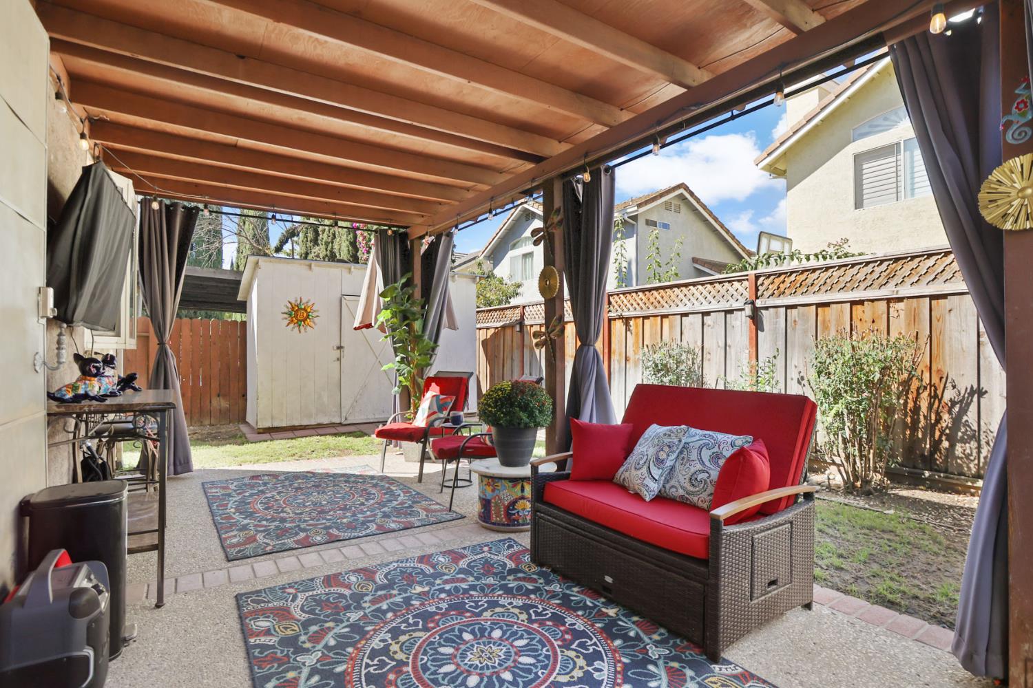 1549 Woodland Court