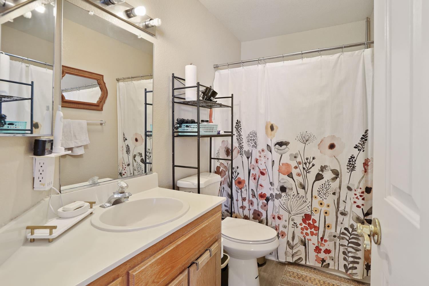 1549 Woodland Court