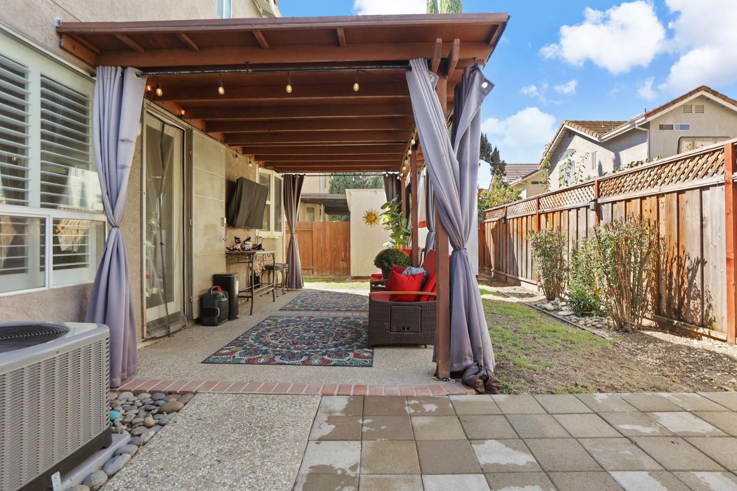 1549 Woodland Court