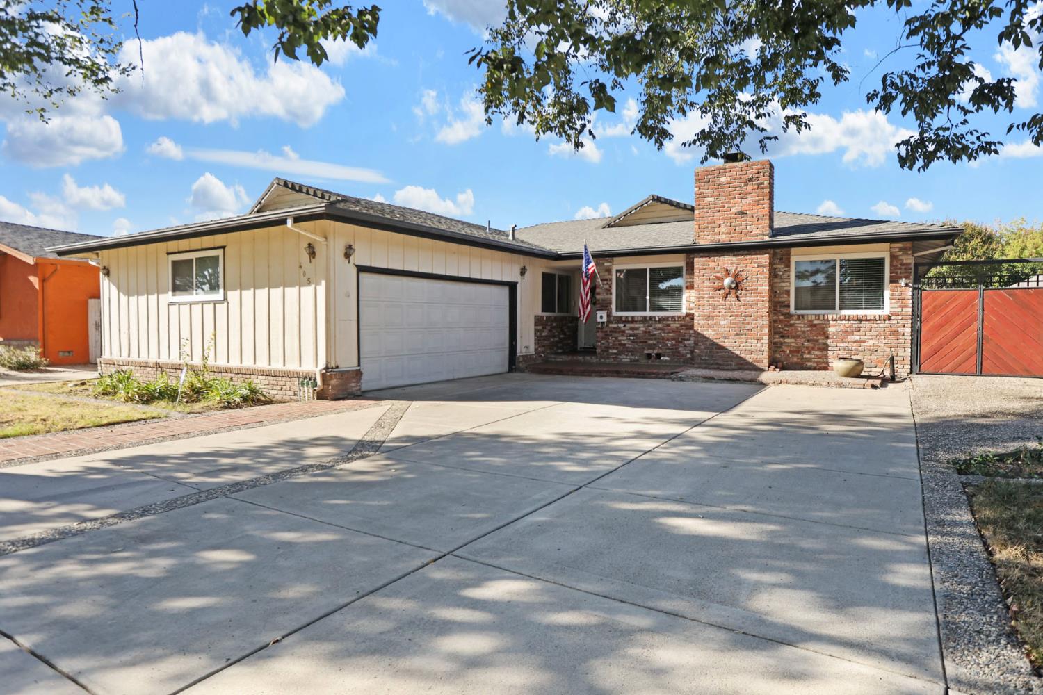 405 Leslie Avenue