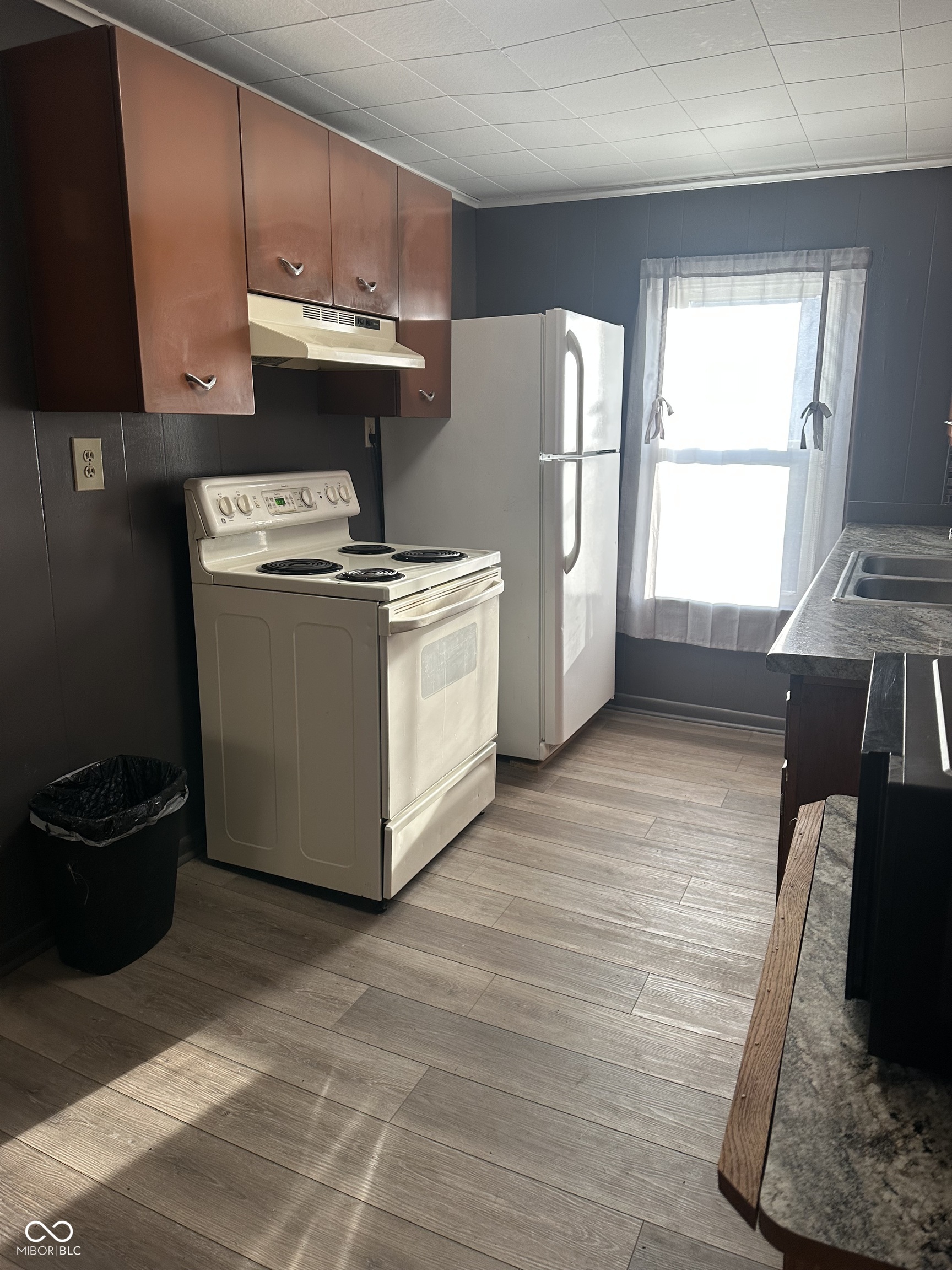132 W Berry Street