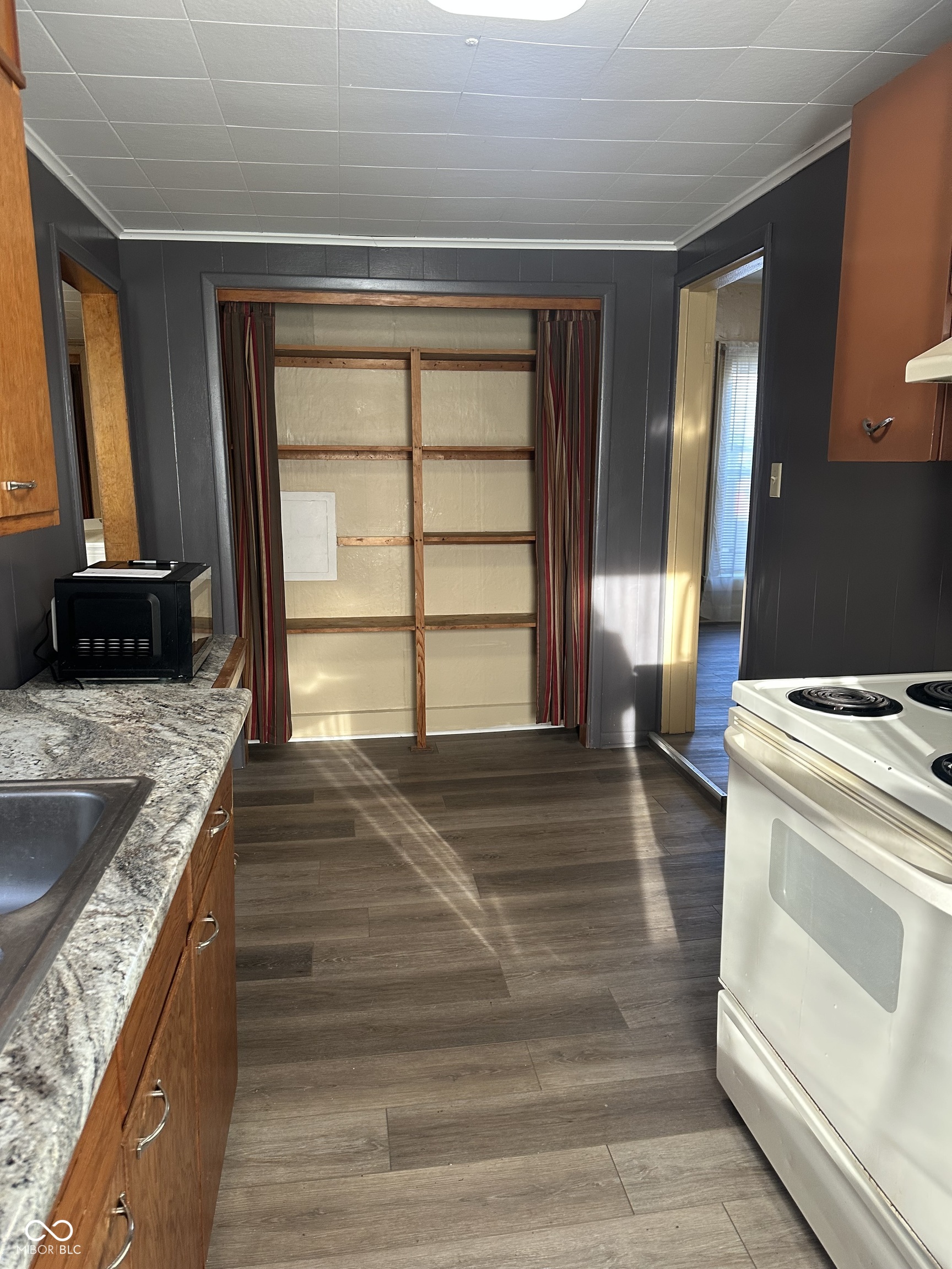 132 W Berry Street