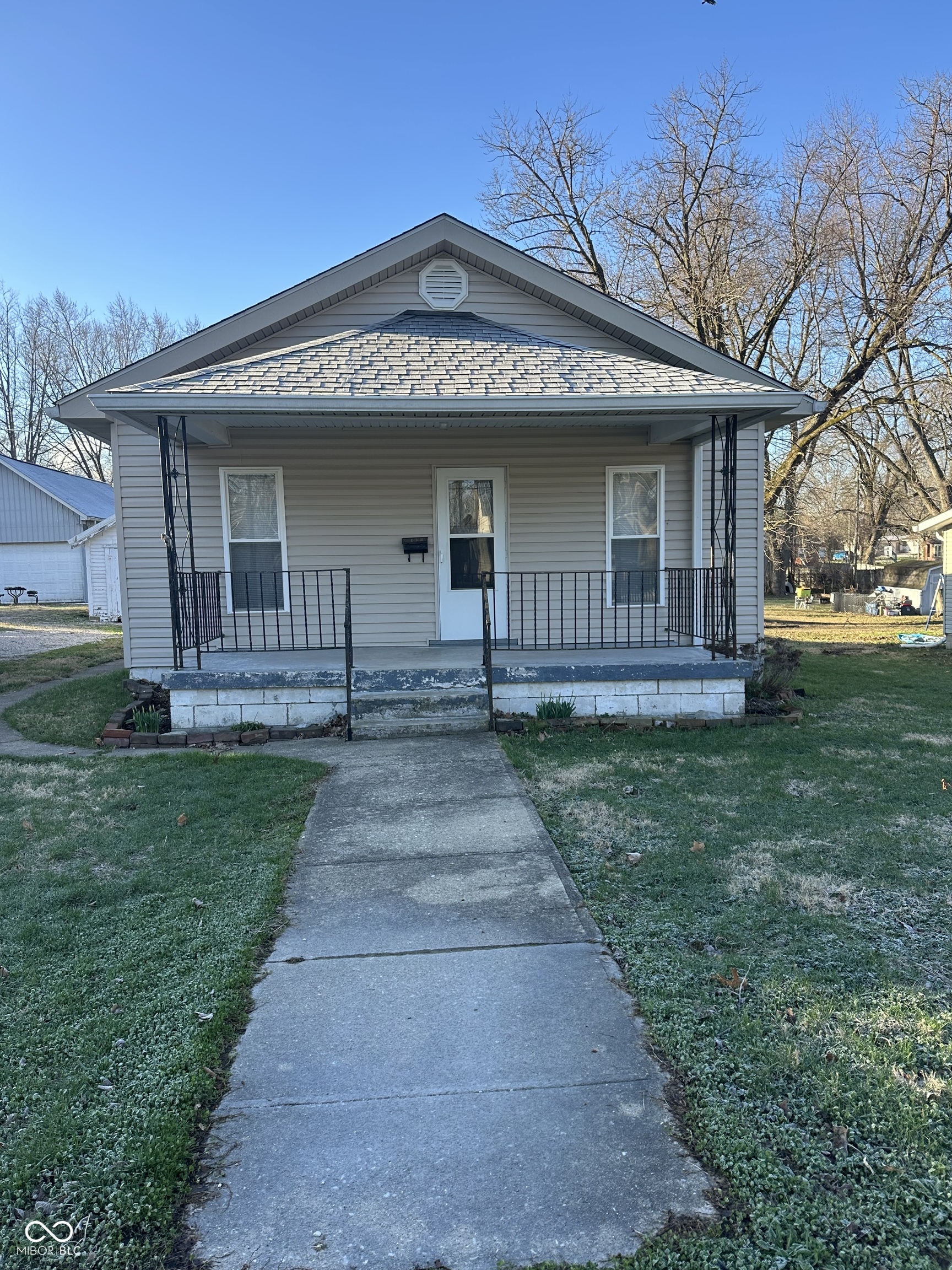 132 W Berry Street
