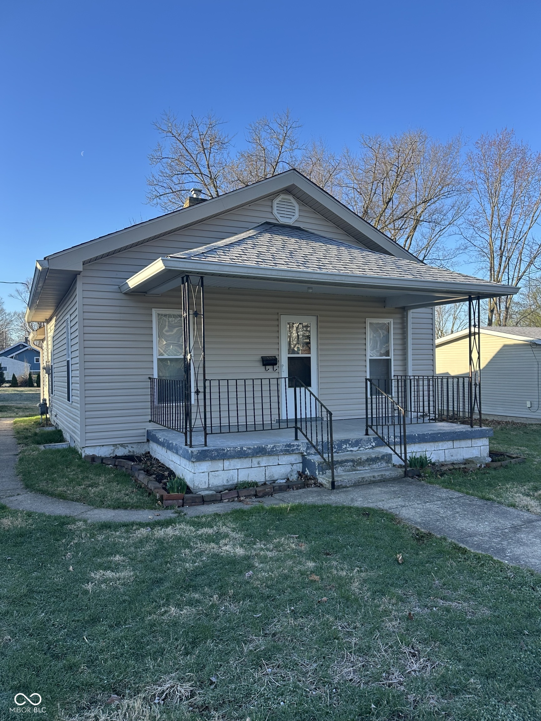 132 W Berry Street