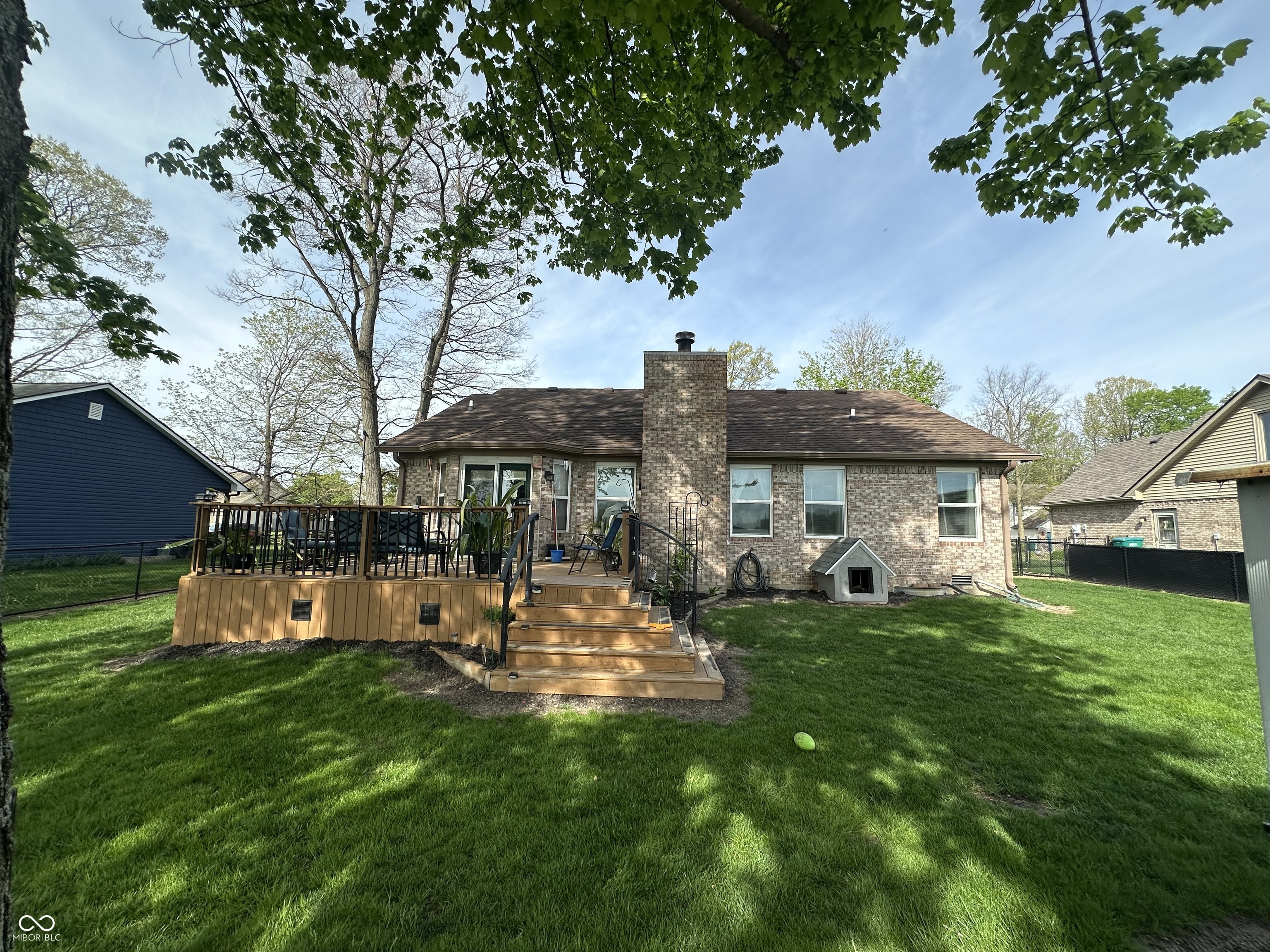 1009 Honeysuckle Drive