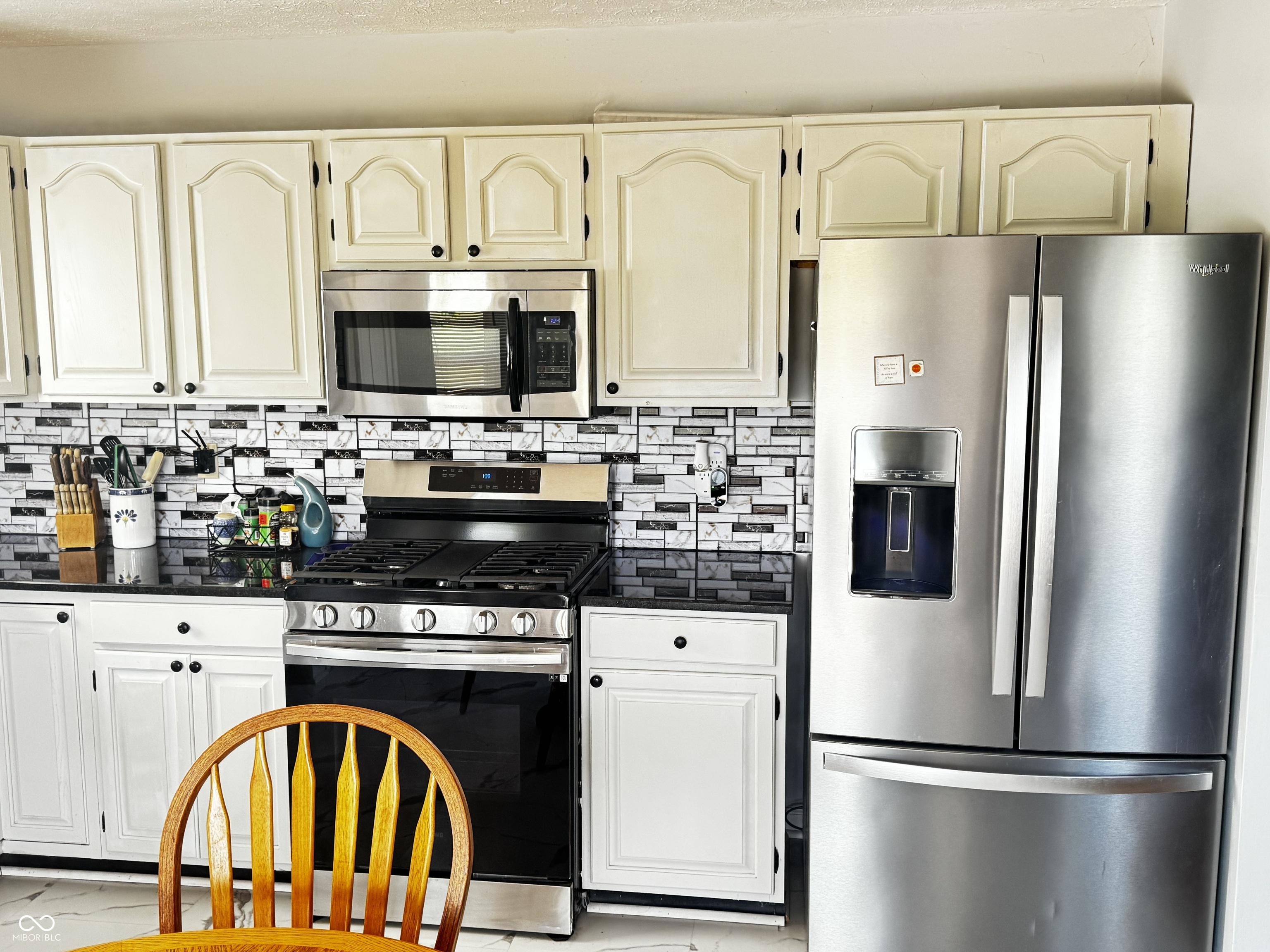 1009 Honeysuckle Drive