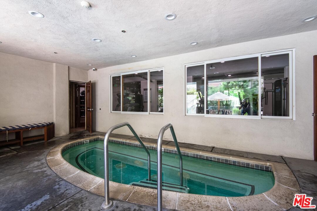 1440 Veteran Ave Unit: 320