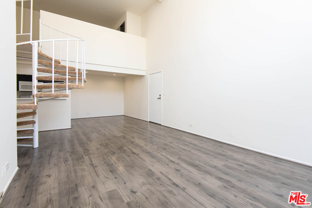 1440 Veteran Ave Unit: 320