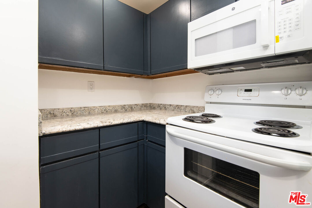 1440 Veteran Ave Unit: 320