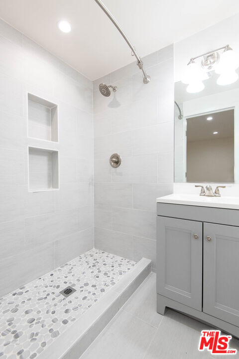 1440 Veteran Ave Unit: 320