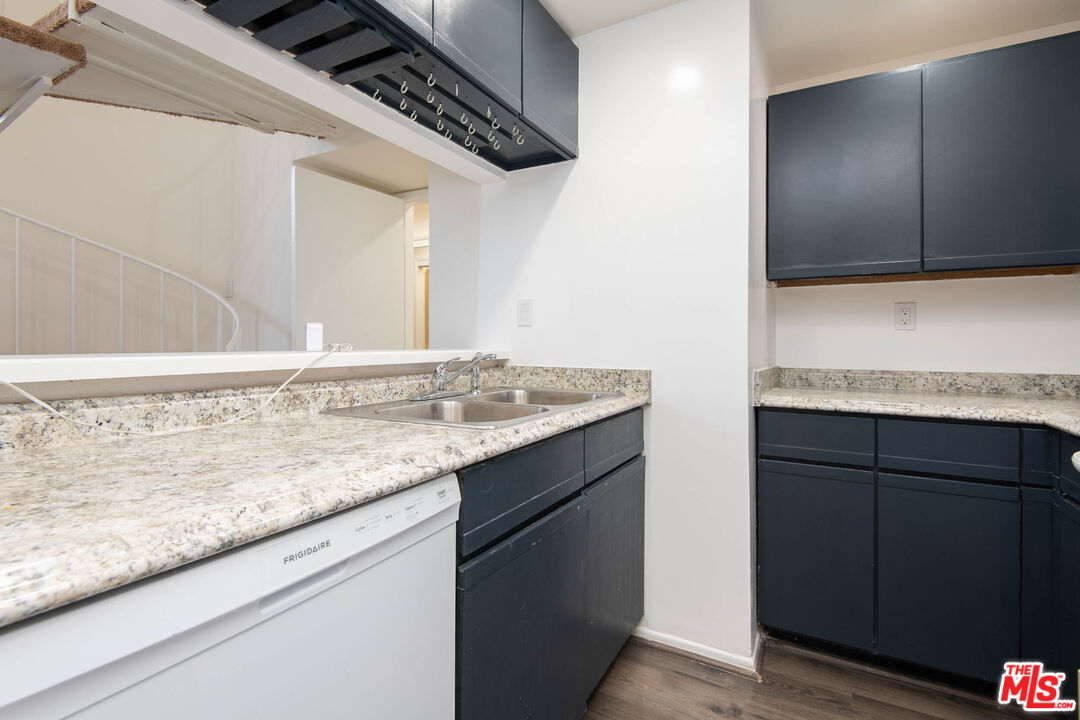 1440 Veteran Ave Unit: 320