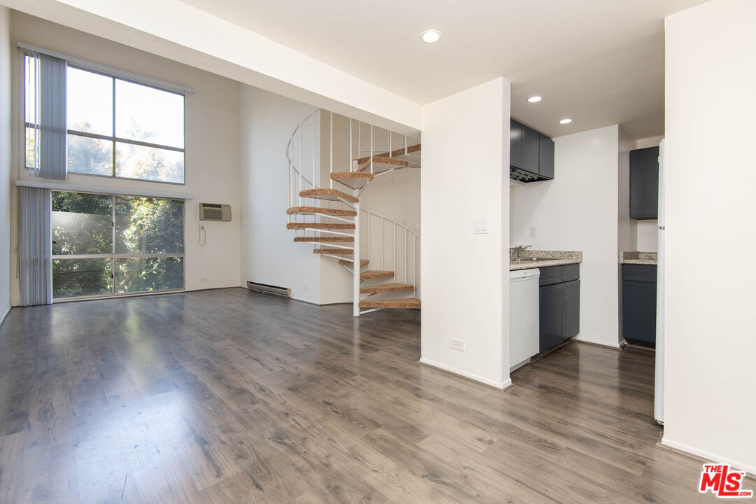 1440 Veteran Ave Unit: 320