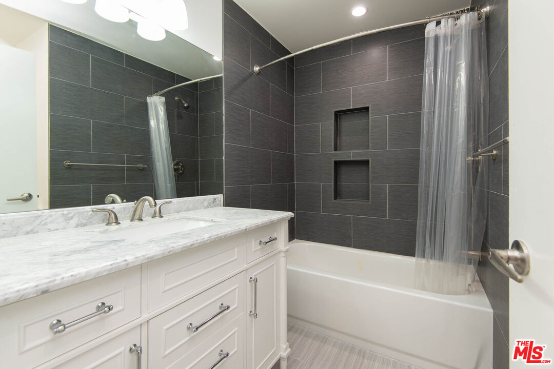 1440 Veteran Ave Unit: 320