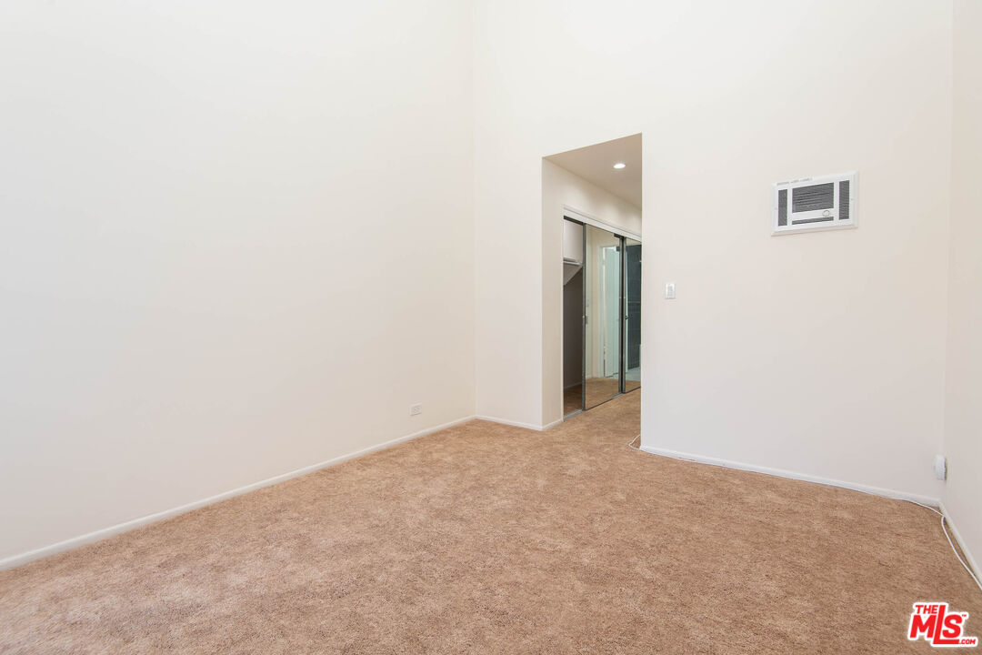 1440 Veteran Ave Unit: 320