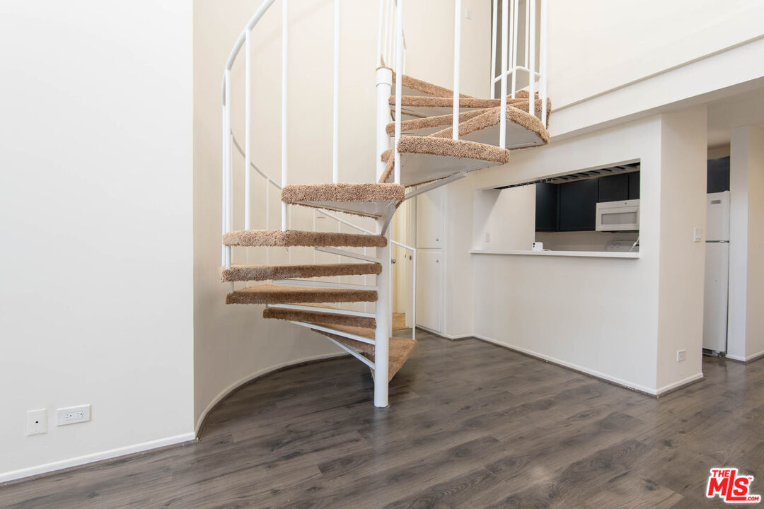 1440 Veteran Ave Unit: 320
