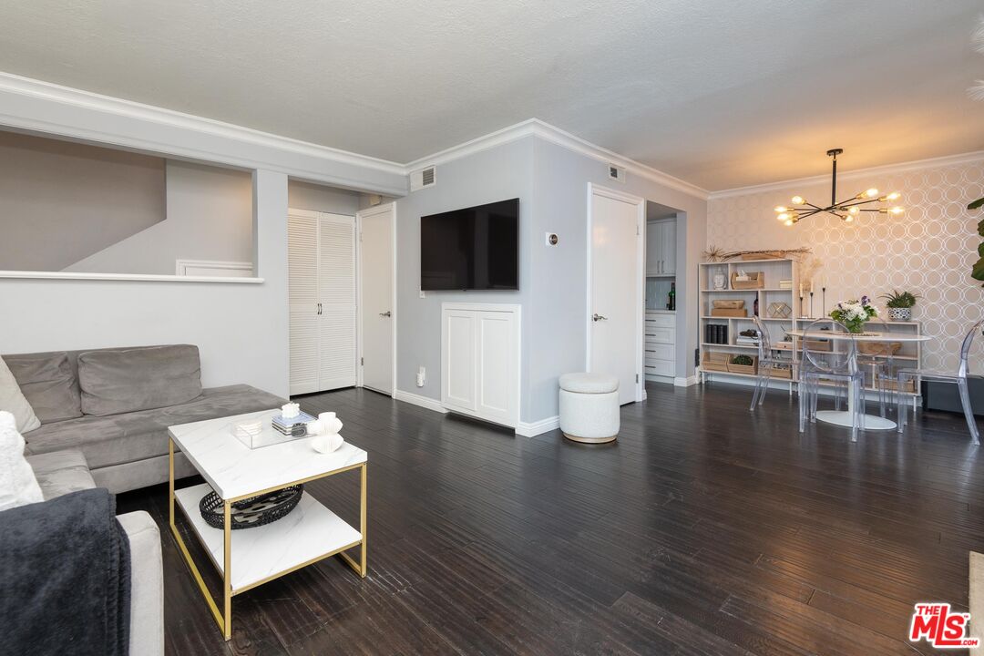 11744 Moorpark St Unit: O