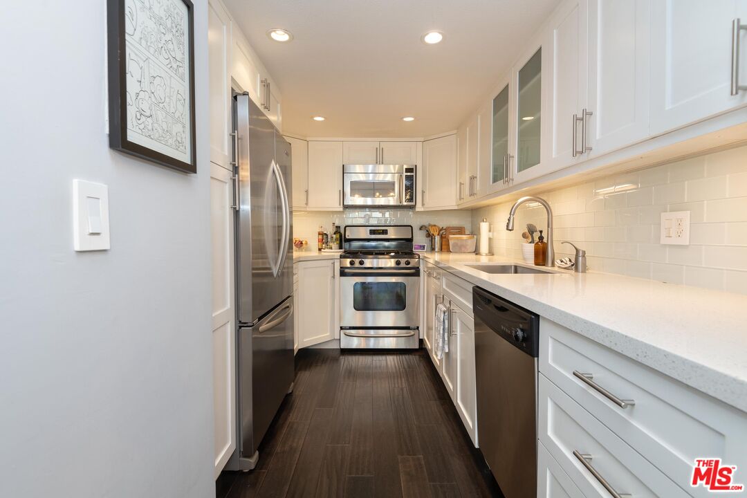 11744 Moorpark St Unit: O