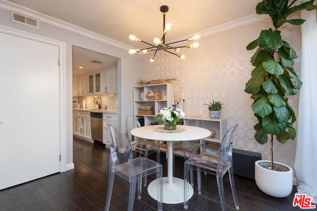 11744 Moorpark St Unit: O